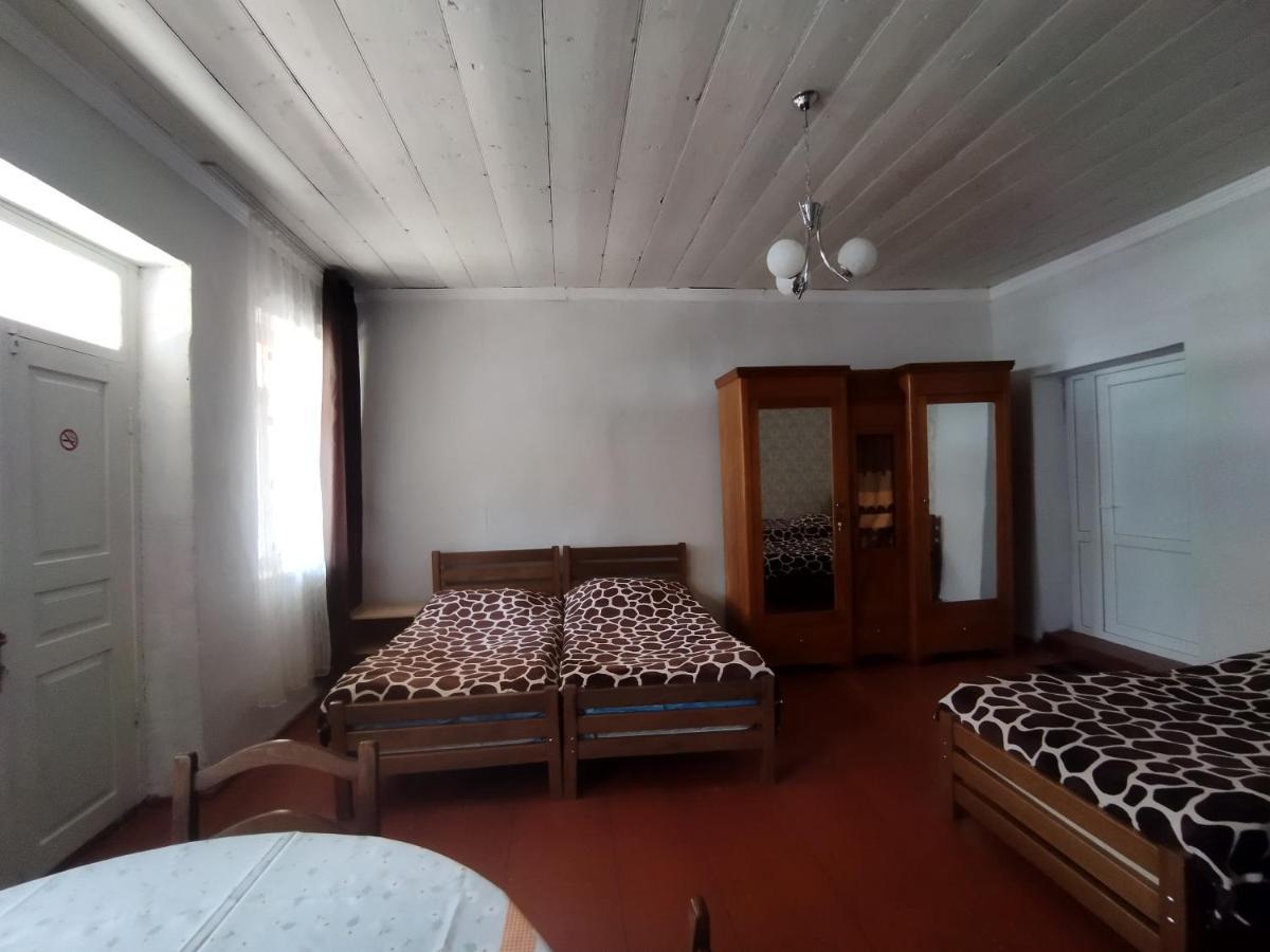 Guest House Katia Mestia Luaran gambar