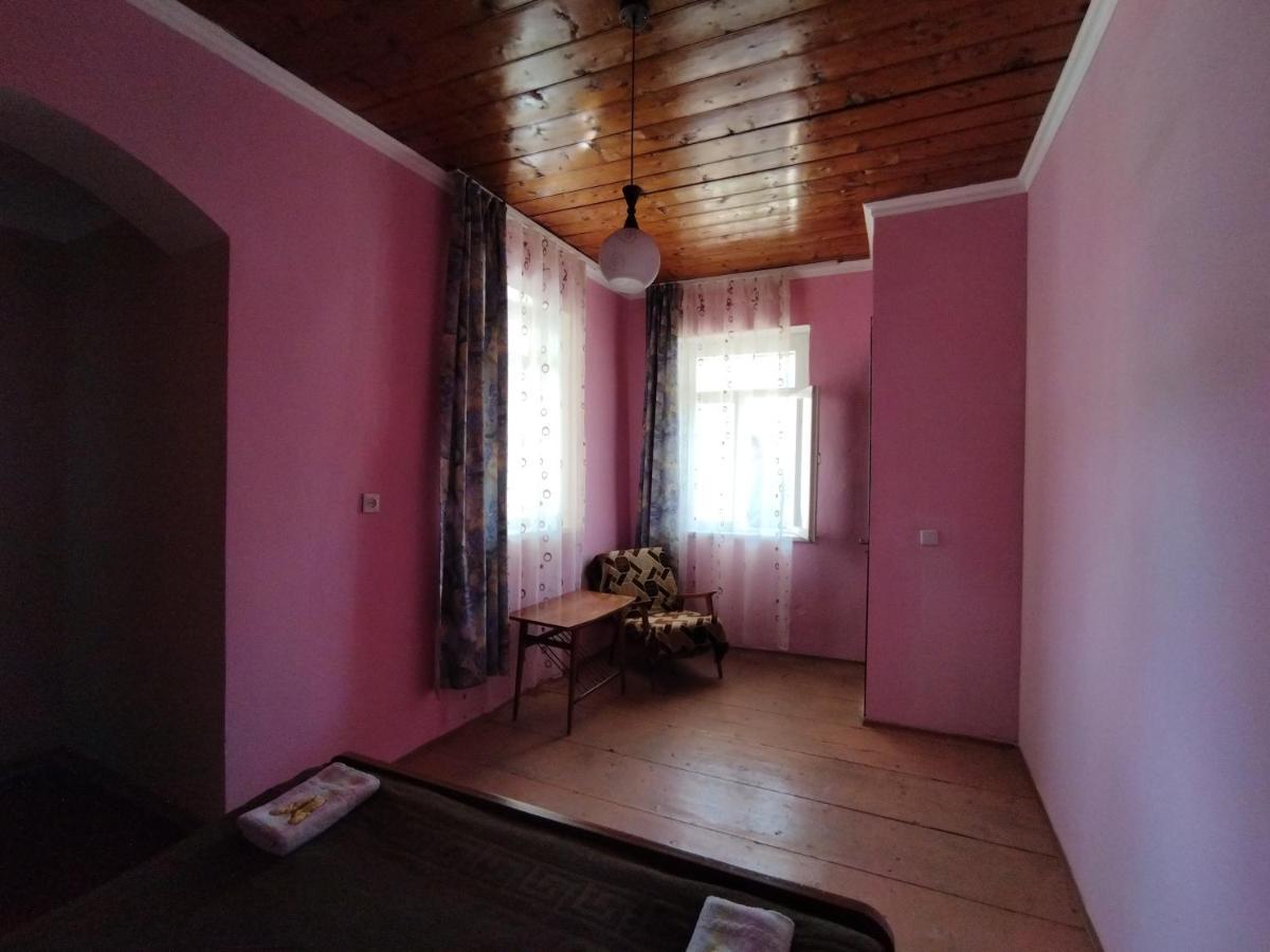 Guest House Katia Mestia Luaran gambar