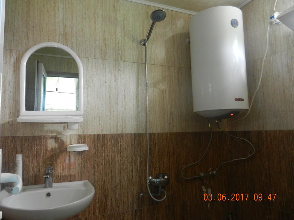 Guest House Katia Mestia Luaran gambar