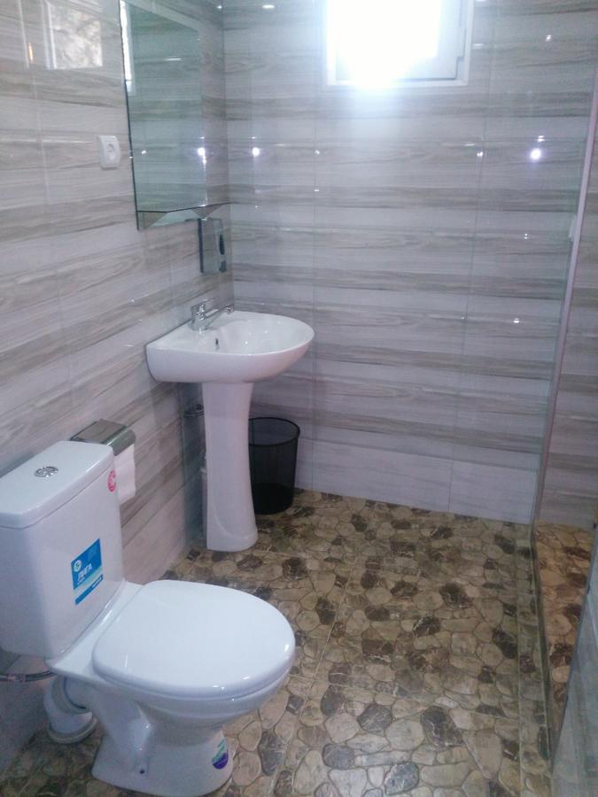 Guest House Katia Mestia Luaran gambar