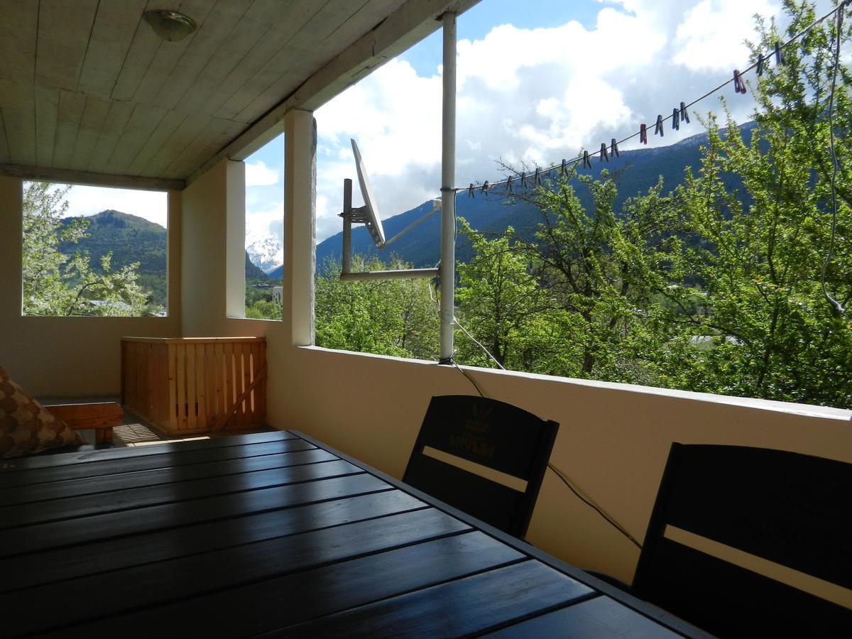 Guest House Katia Mestia Luaran gambar