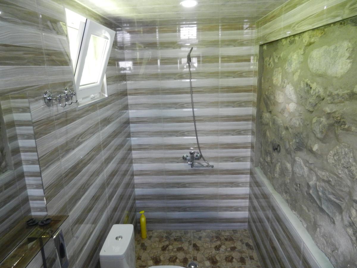 Guest House Katia Mestia Luaran gambar