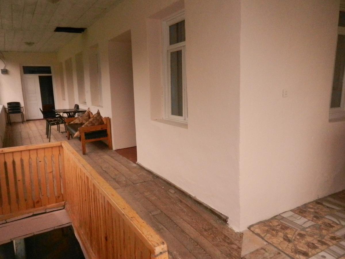Guest House Katia Mestia Luaran gambar