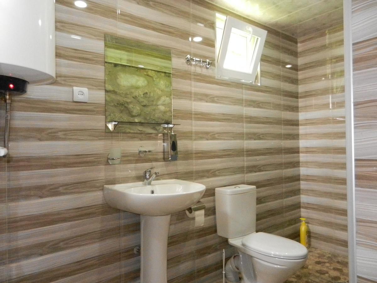 Guest House Katia Mestia Luaran gambar