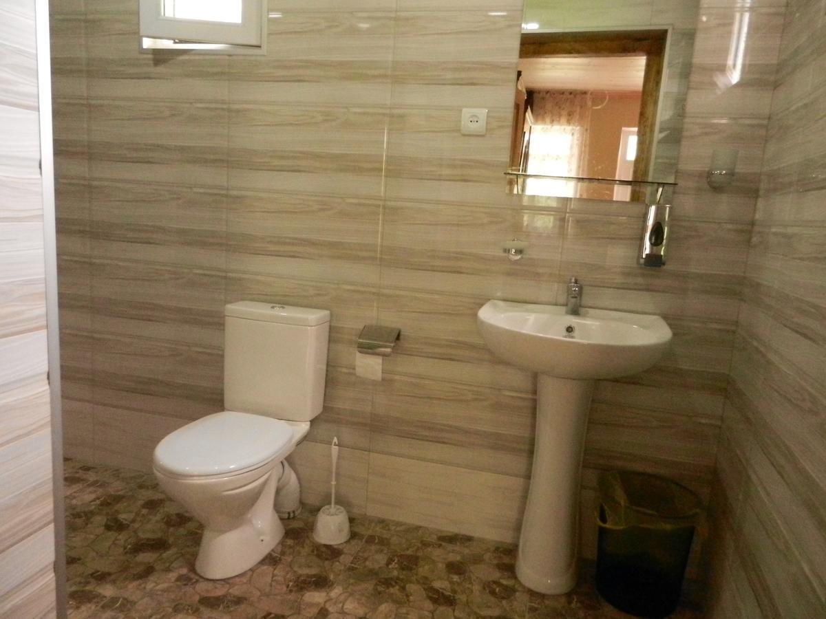 Guest House Katia Mestia Luaran gambar