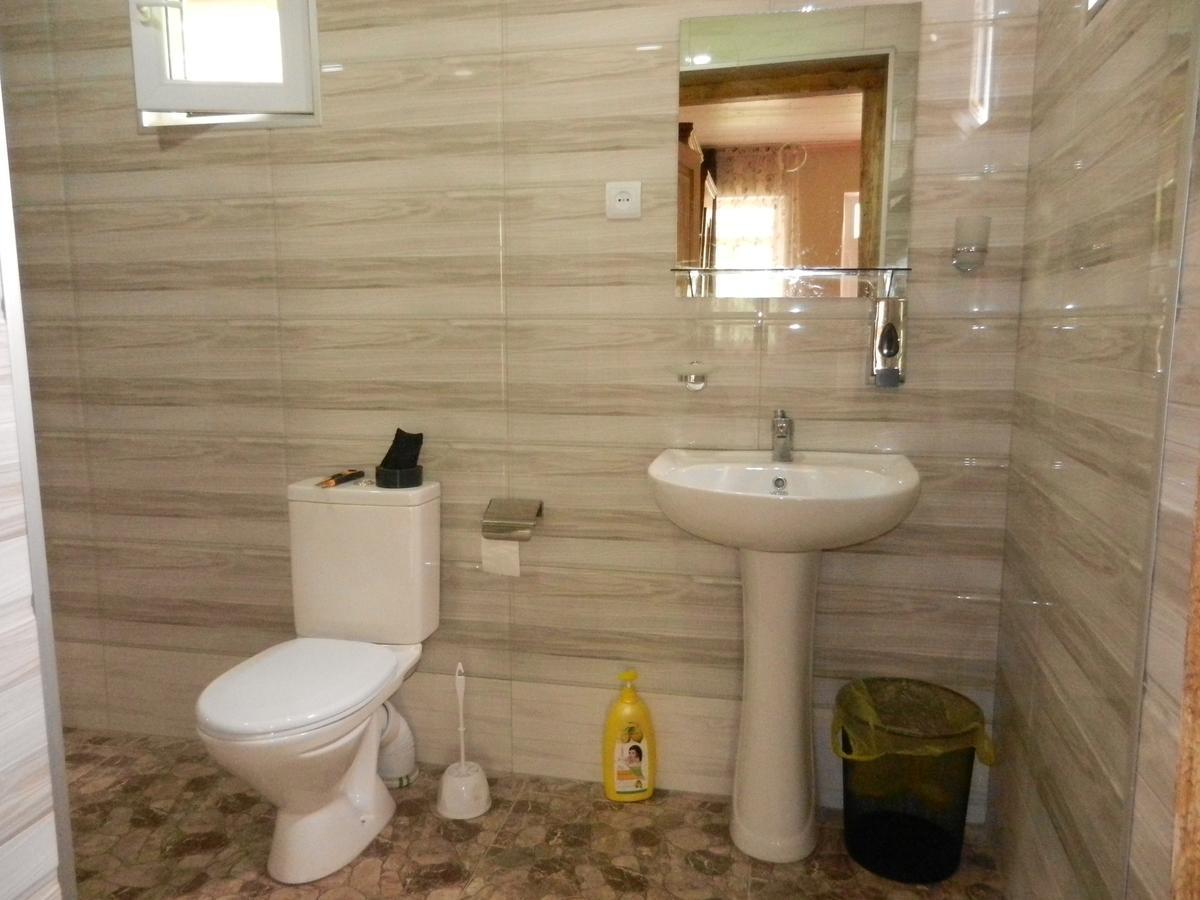 Guest House Katia Mestia Luaran gambar