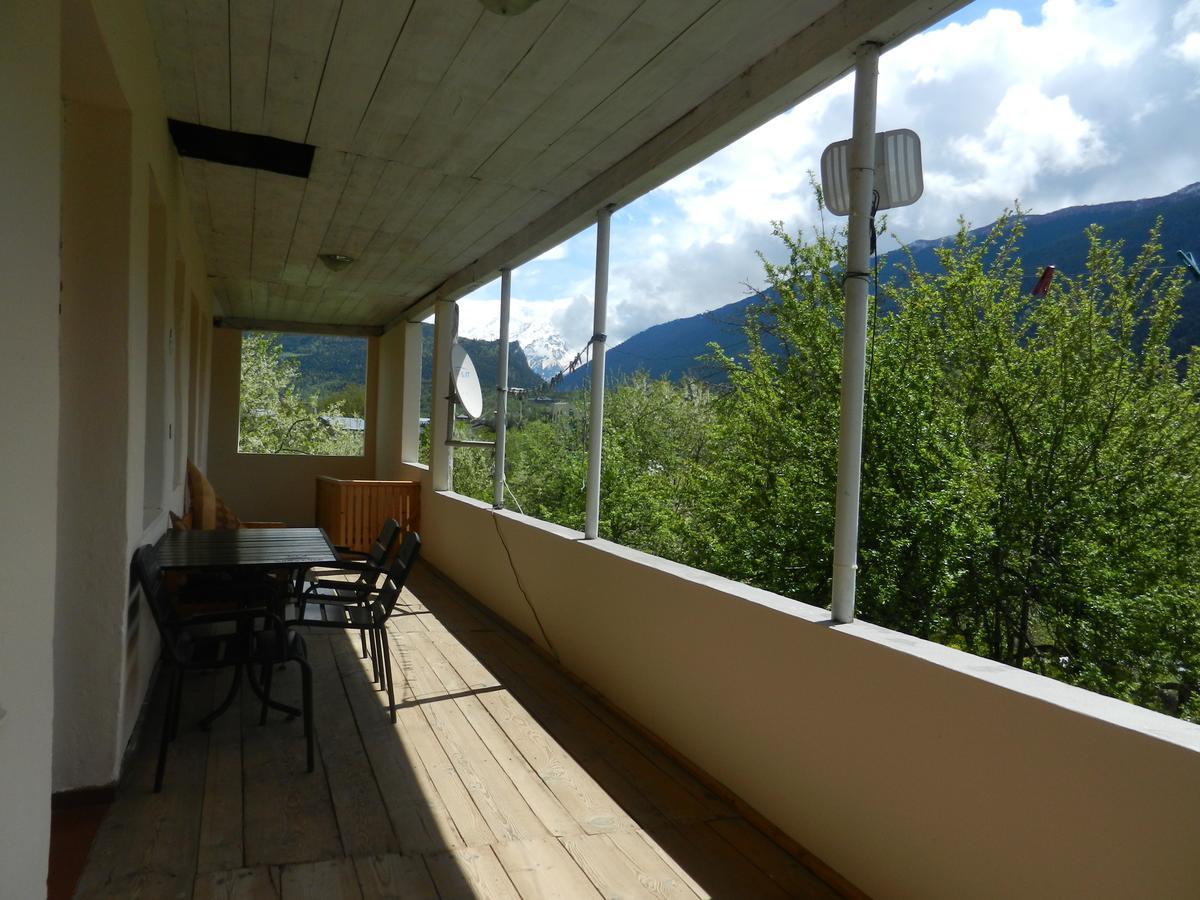 Guest House Katia Mestia Luaran gambar