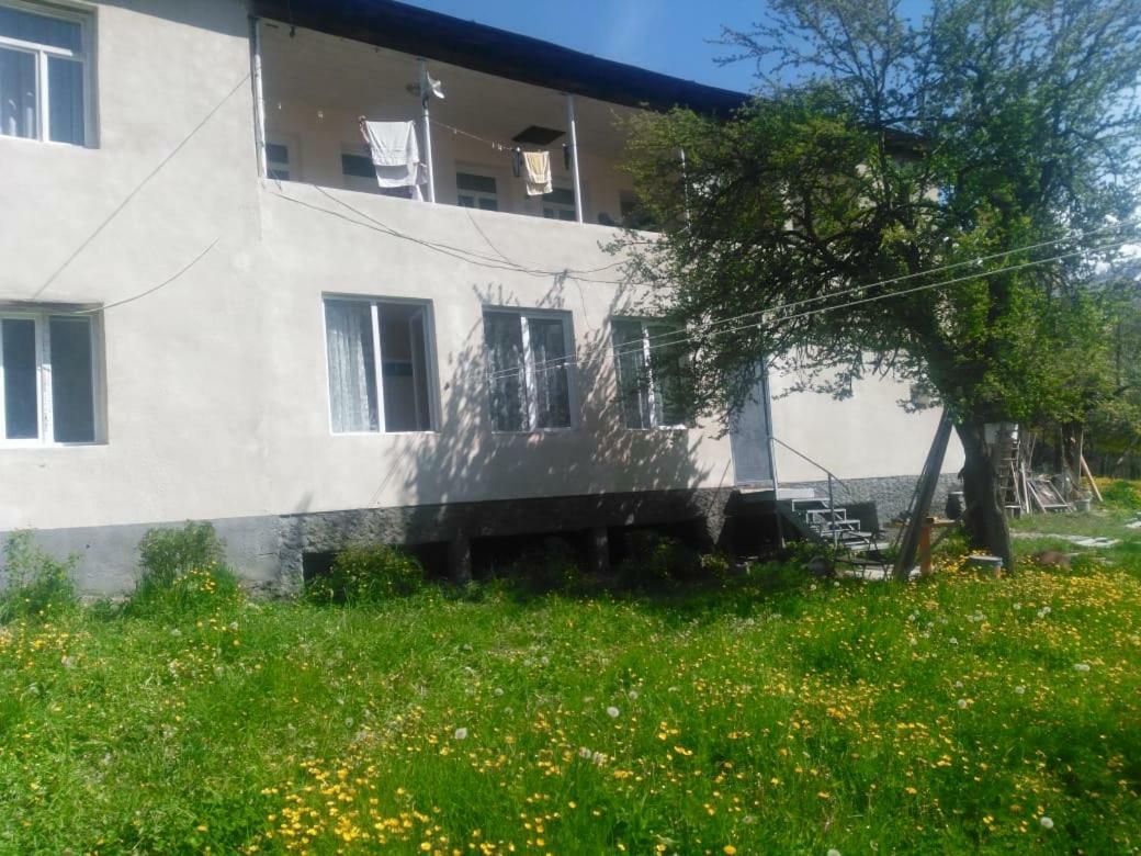 Guest House Katia Mestia Luaran gambar
